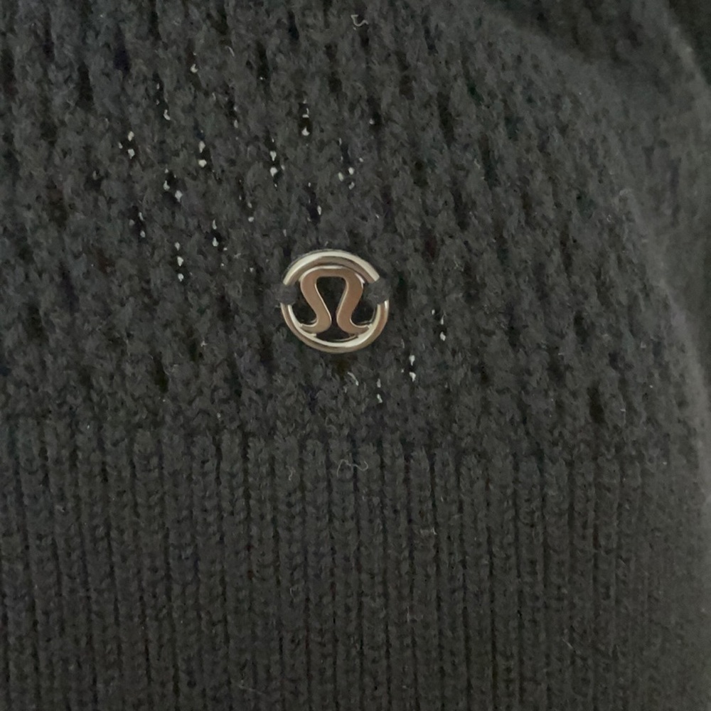 Black lululemon sweater with open back